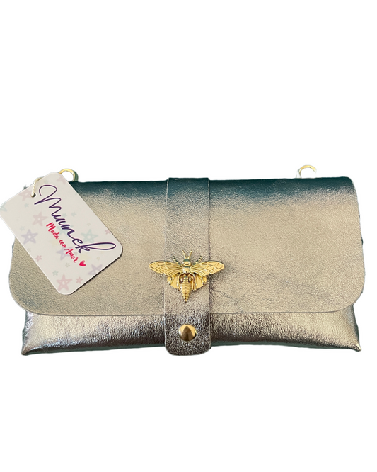 BOLSO CARTERA PIEL PLATA  BROCHE ABEJA